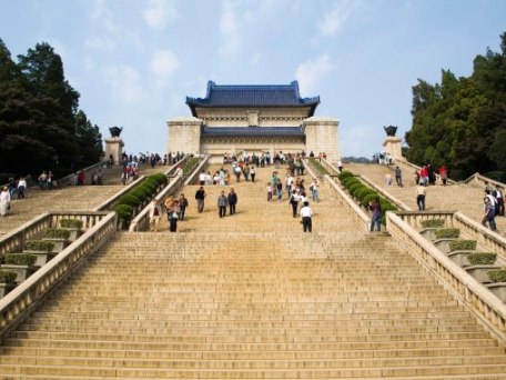 sun-yat-sen-mausoleum-nanjing